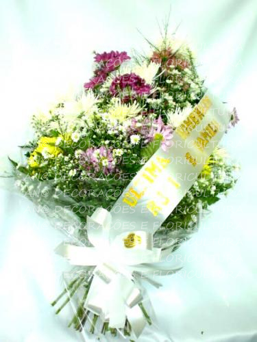 ARRANJO FUNEBRE DE FLORES DO CAMPO